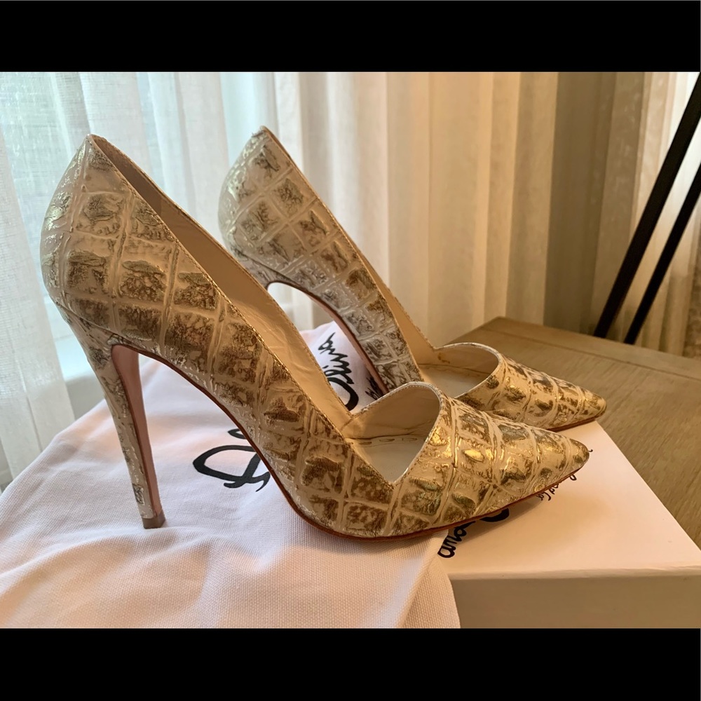Silver with Gold White Pumps by Alice and Olivia size 41